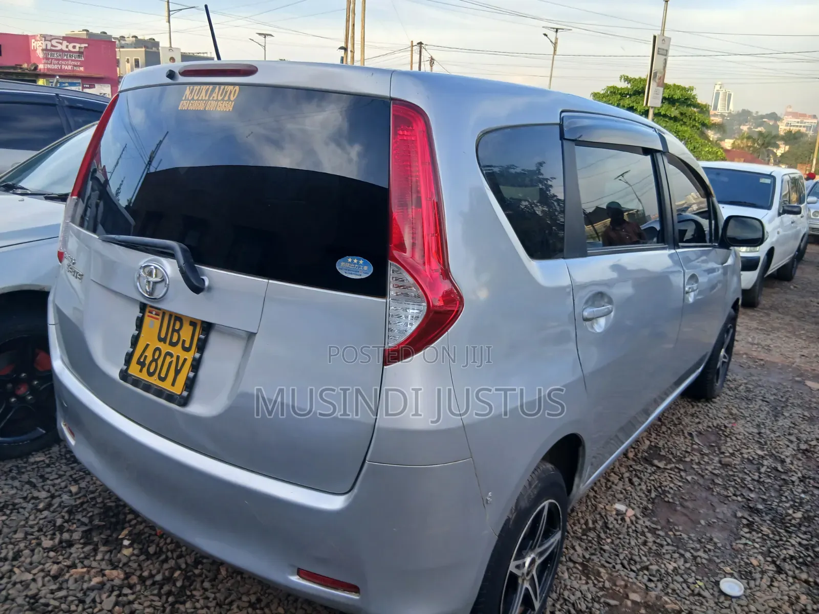 Toyota Passo Sette 2009 Silver