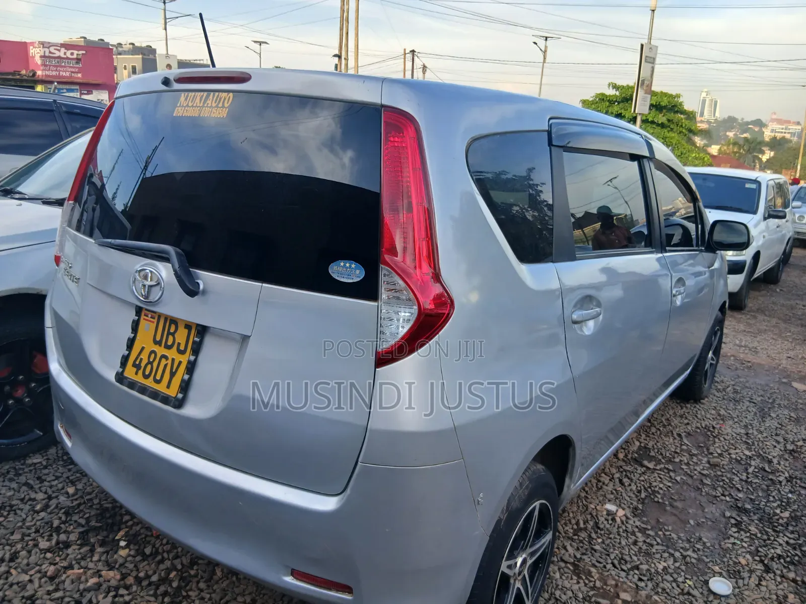 Toyota Passo Sette 2009 Silver