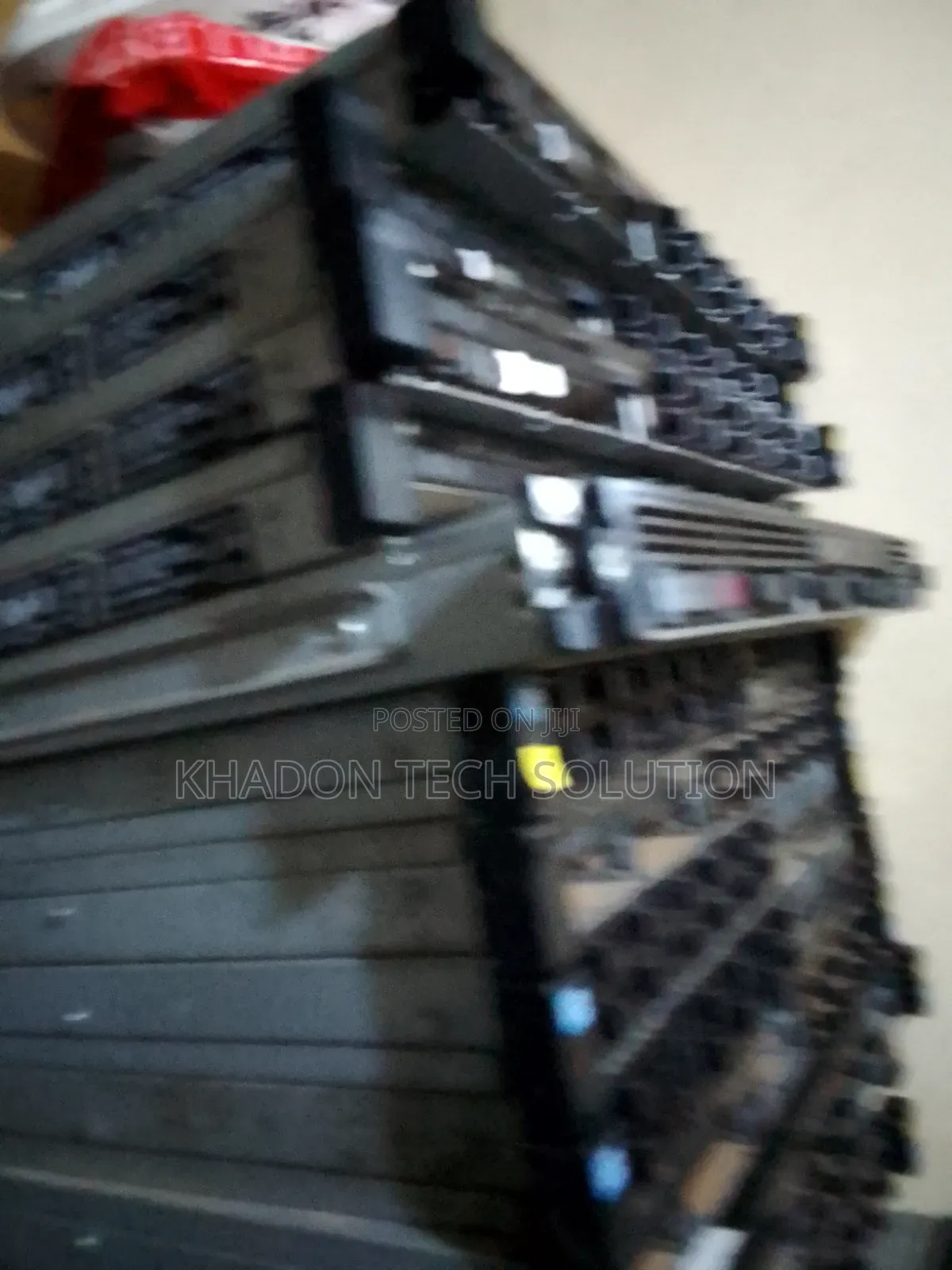 Server Dell Poweredge R630 32GB Intel Xeon HDD+SSD 500GB