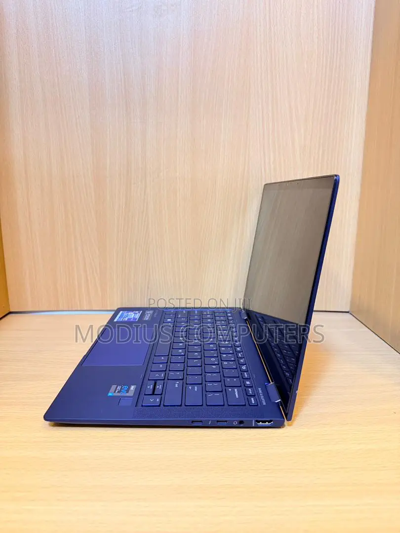 Laptop HP Elite Dragonfly x360 8th Gen 8GB Intel Core i5 SSD 256GB