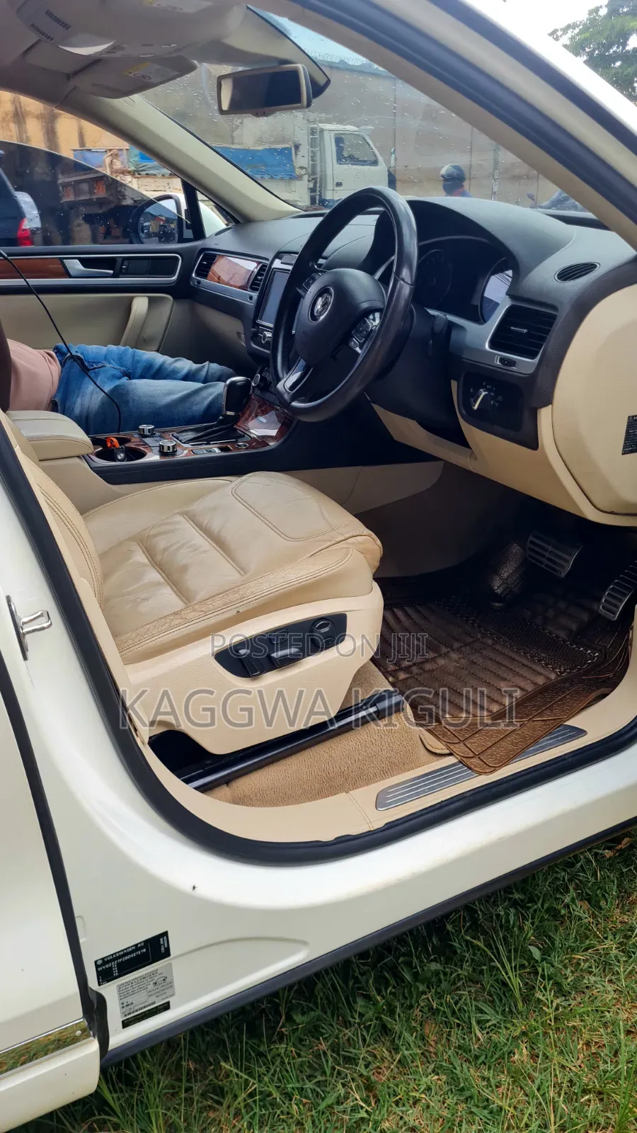 Volkswagen Touareg 2012 White