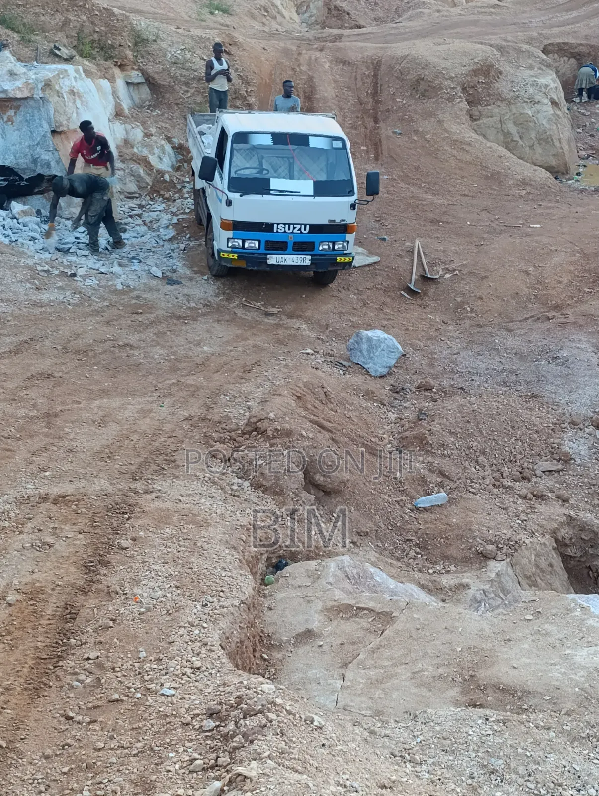 Isuzu Dump Truck