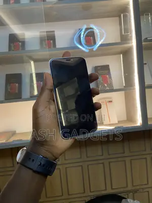 Apple iPhone XR 128 GB White