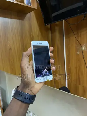 Apple iPhone 8 128 GB White
