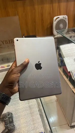 Apple iPad 5 (2022) 32 GB