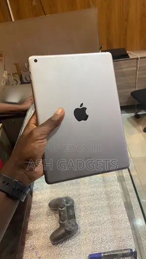 Apple iPad 5 (2022) 32 GB