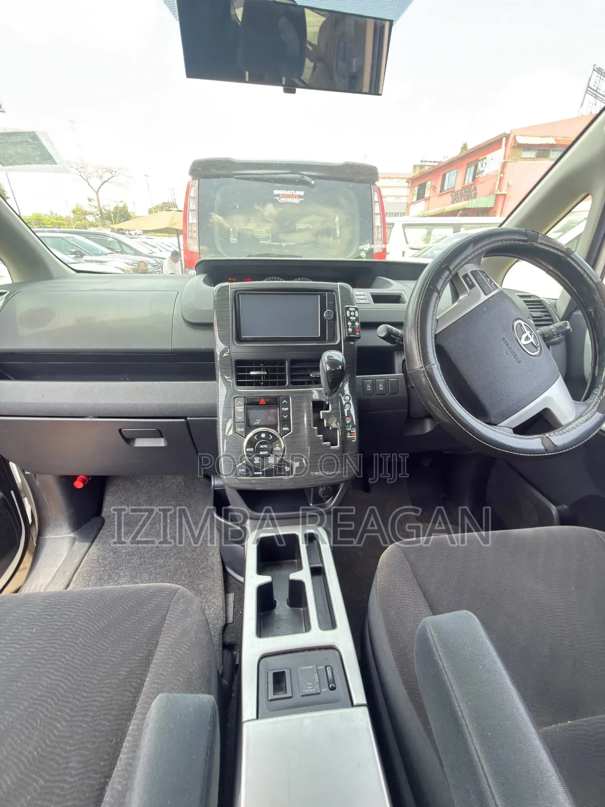 Toyota Noah 2013 White
