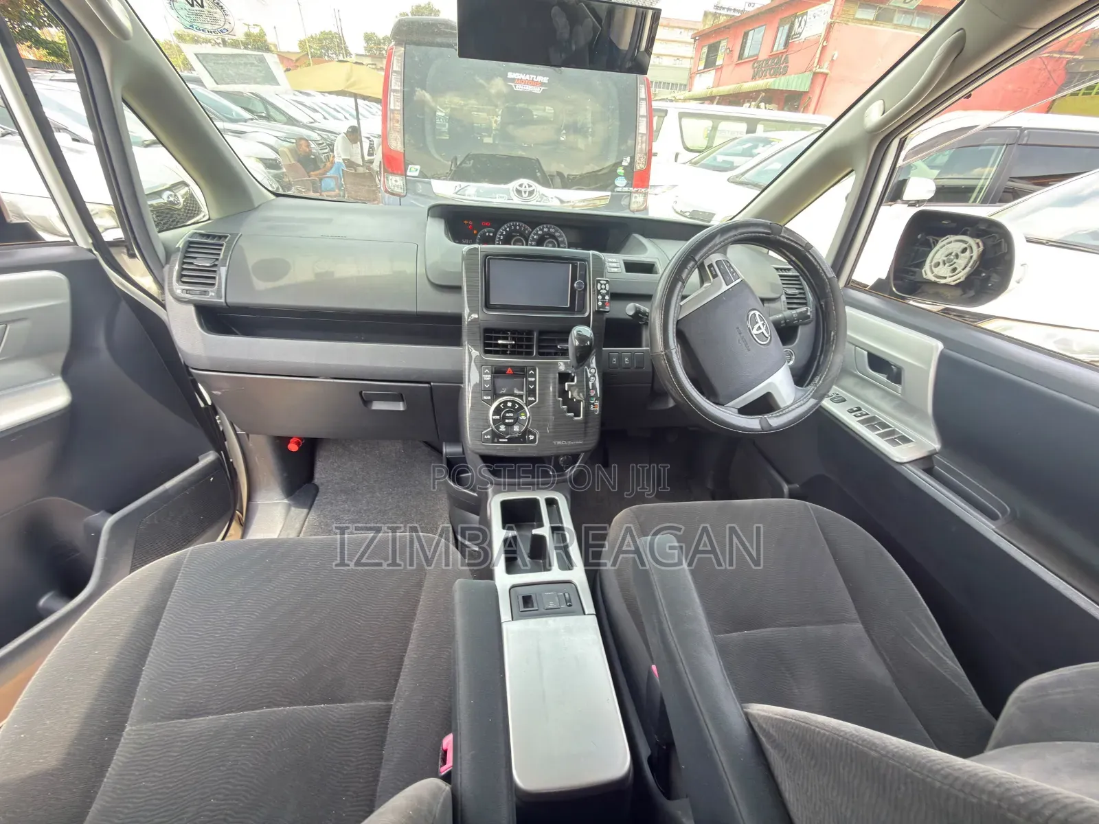 Toyota Noah 2013 White