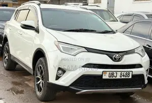 Toyota RAV4 LE 4dr SUV (2.5L 4cyl 6A) 2015 White