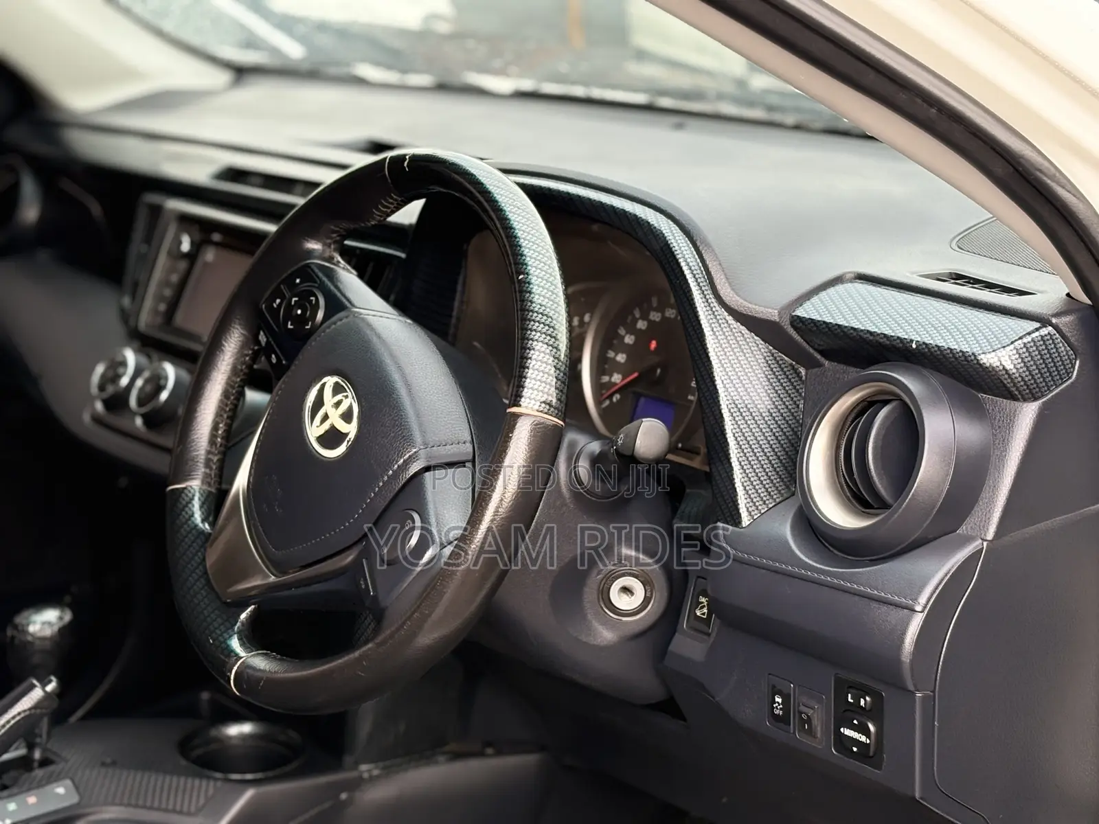 Toyota RAV4 LE 4dr SUV (2.5L 4cyl 6A) 2015 White