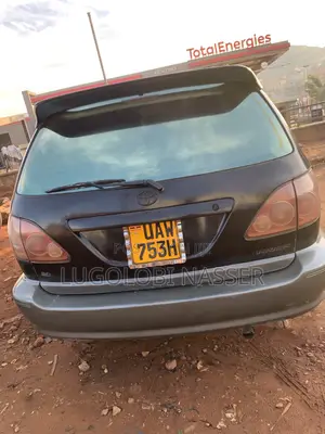 Toyota Harrier 2.2 16V 2000 Black