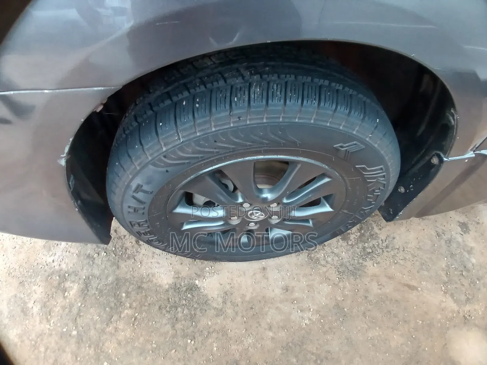 Toyota Noah 2.0 143hp AWD (8 Seater) 2010 Gray