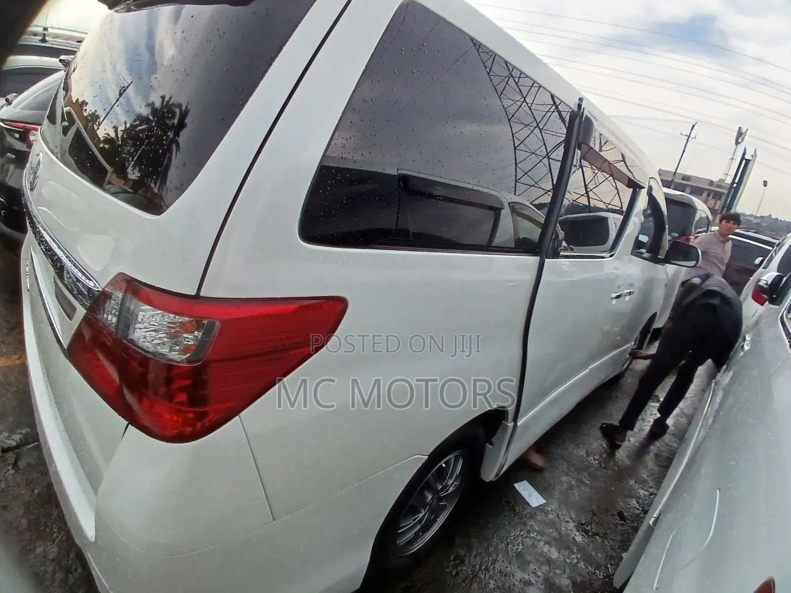 Toyota Alphard 2.4 Petrol AWD 2014 White