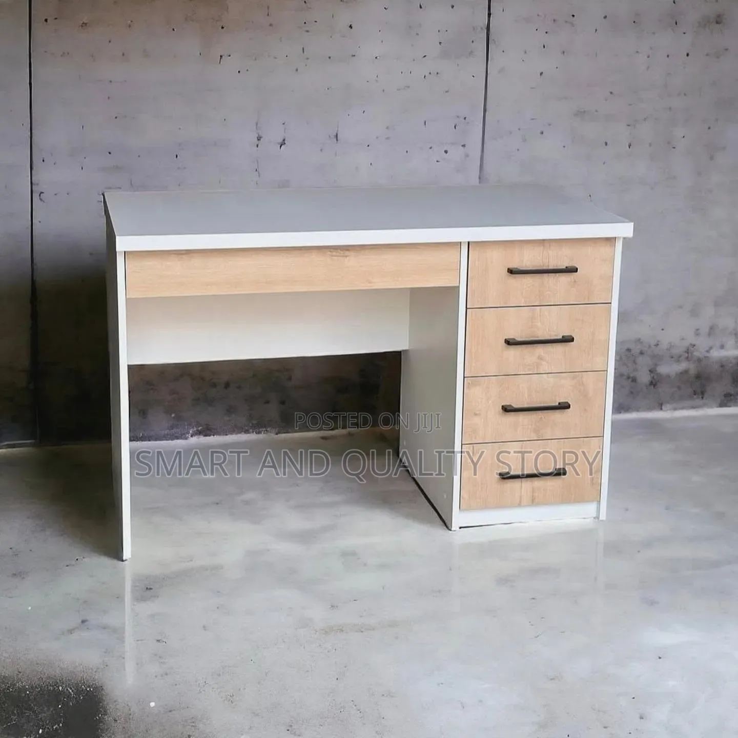 Office Table/Office Desk/Work Table Reading Desk Ct39