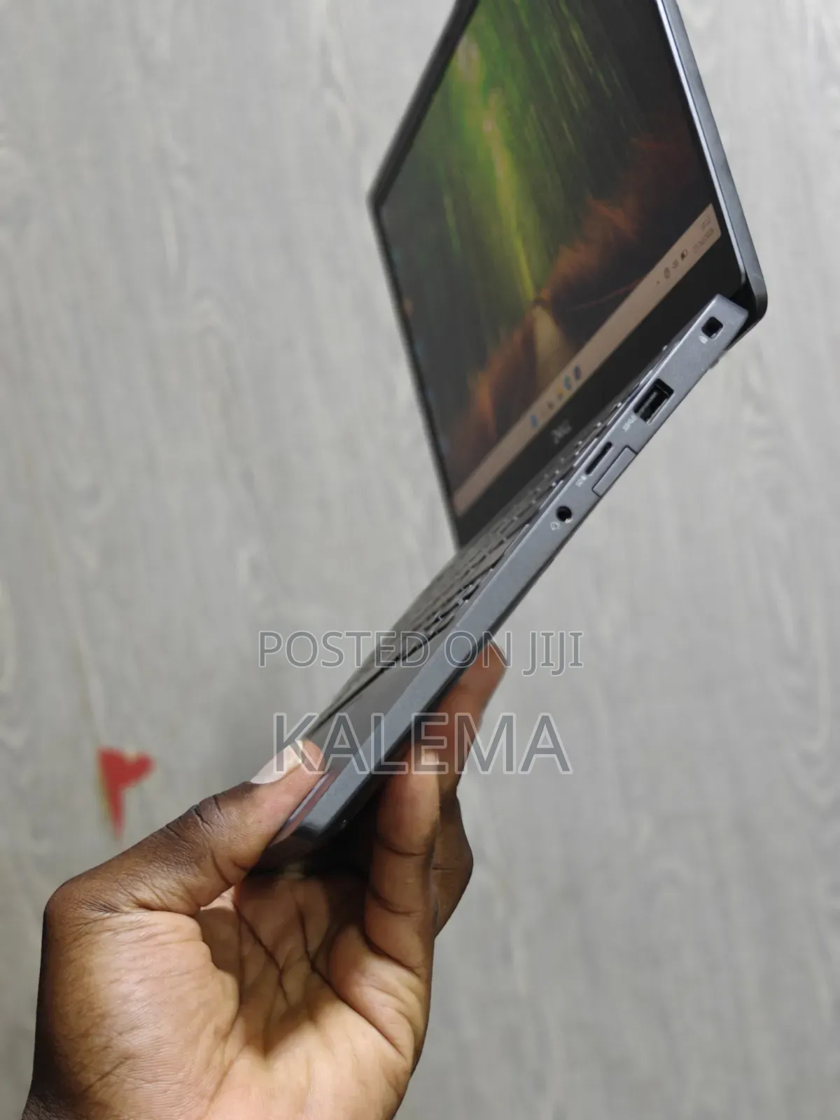 New Laptop Dell Inspiron 13 7300 8GB Intel Core i5 SSD 256GB