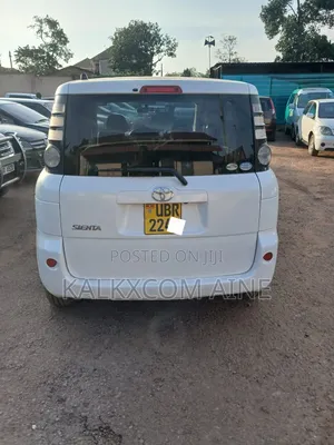 Toyota Sienta 2007 White