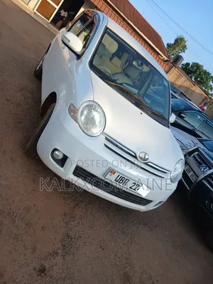 Toyota Sienta 2007 White