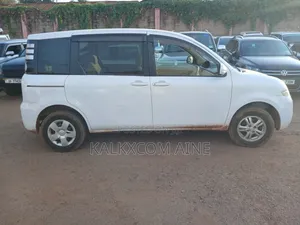 Toyota Sienta 2007 White
