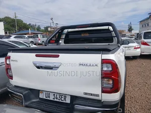Toyota Hilux 2018 White