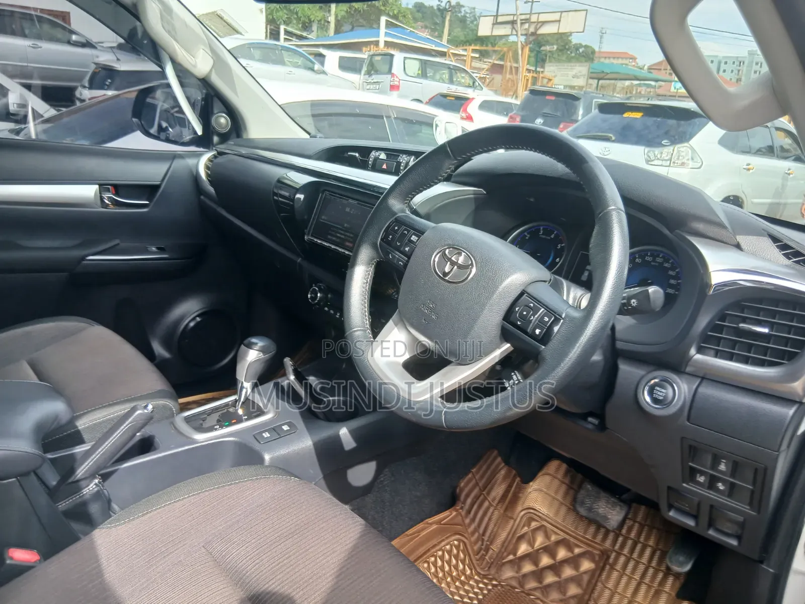 Toyota Hilux 2018 White