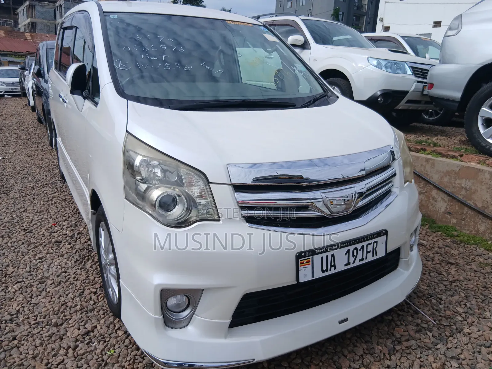 Toyota Noah 2013 White