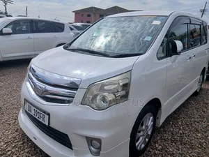 Toyota Noah 2013 White