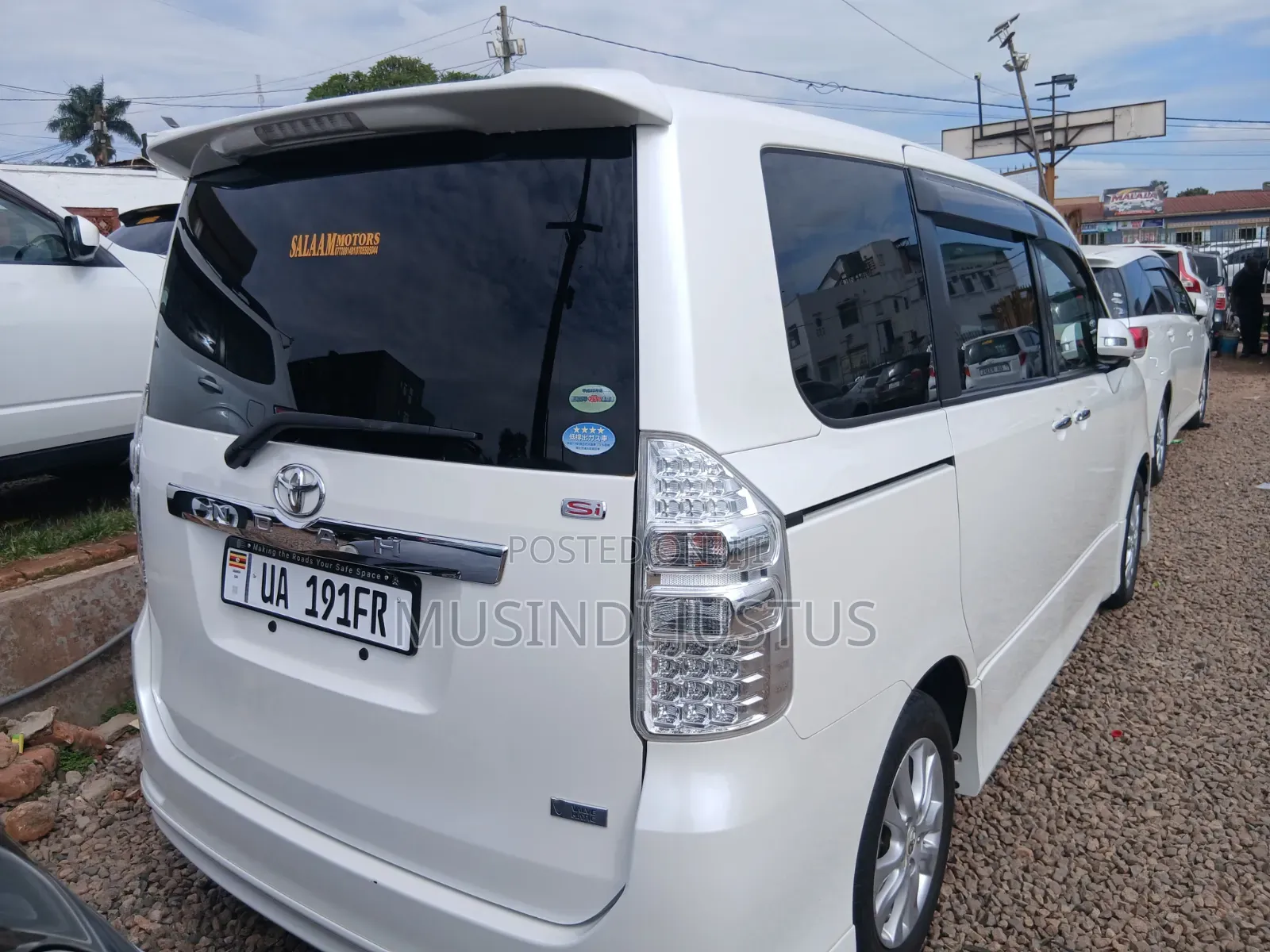 Toyota Noah 2013 White