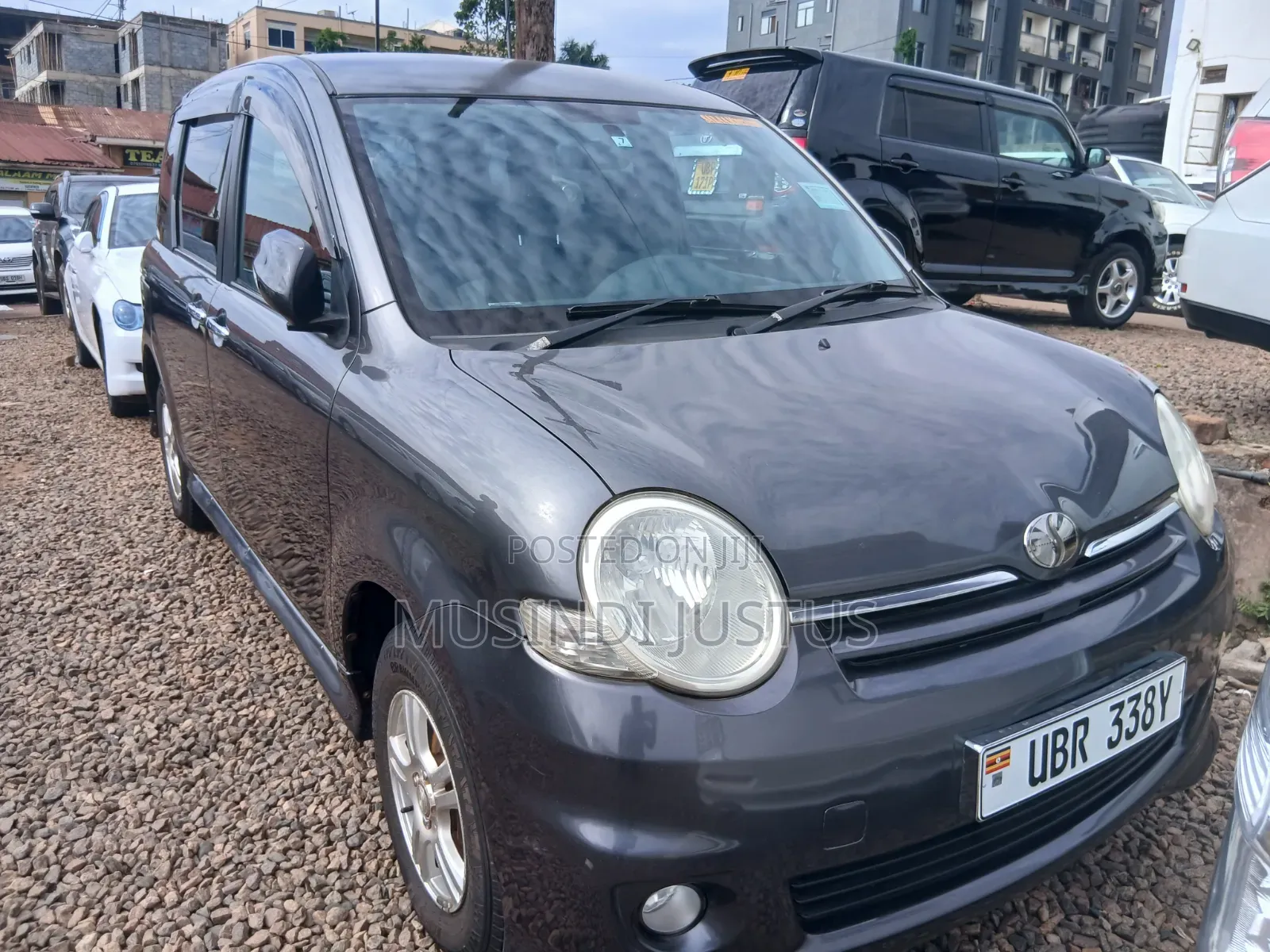 Toyota Sienta 2010 Gray