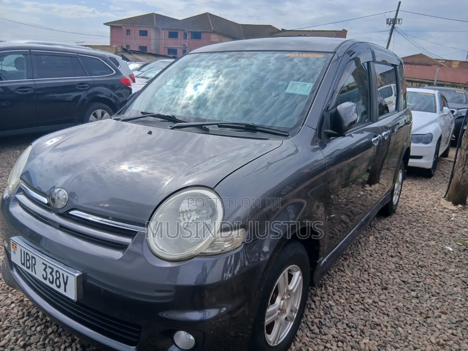 Toyota Sienta 2010 Gray