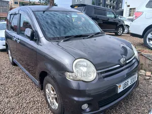 Toyota Sienta 2010 Gray