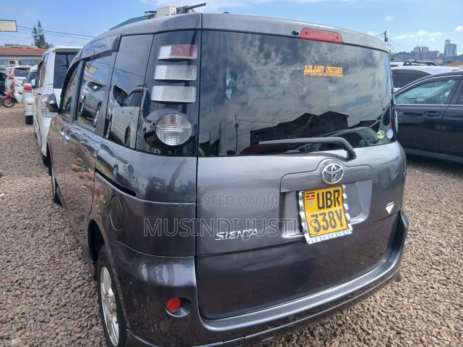 Toyota Sienta 2010 Gray