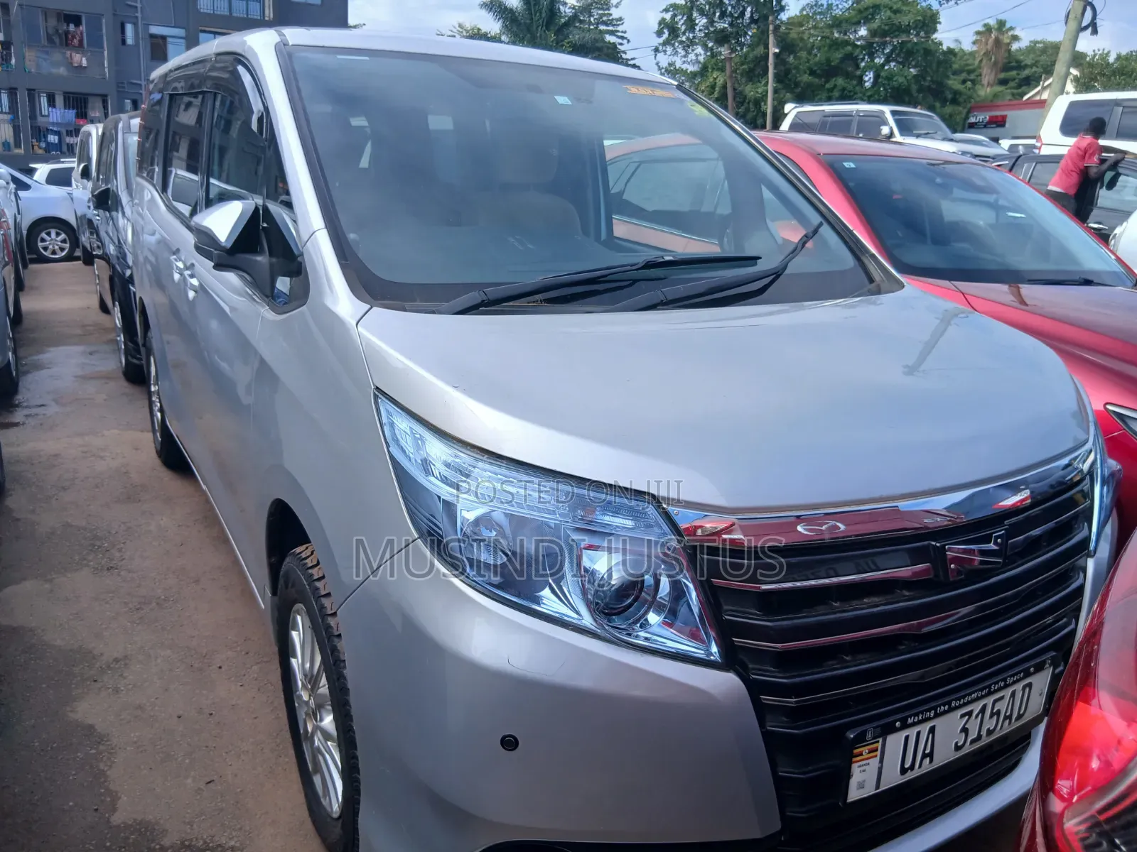 Toyota Noah 2016 Silver
