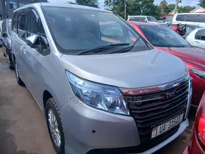 Toyota Noah 2016 Silver