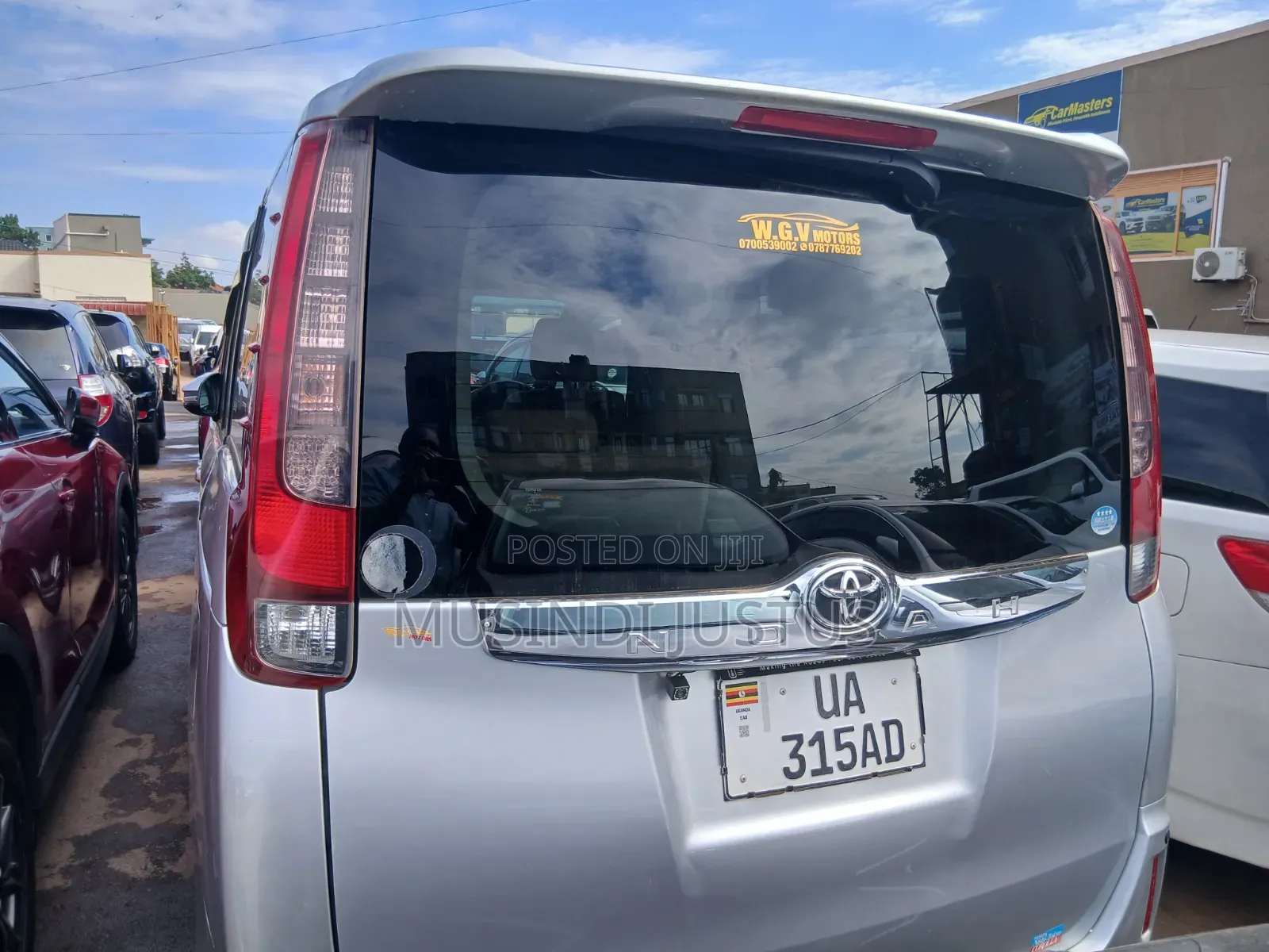Toyota Noah 2016 Silver
