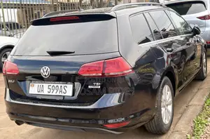 Volkswagen Golf TSI SE 4-Door FWD 2016 Black