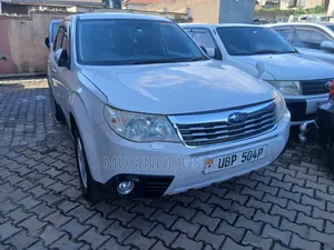 Subaru Forester 2009 White