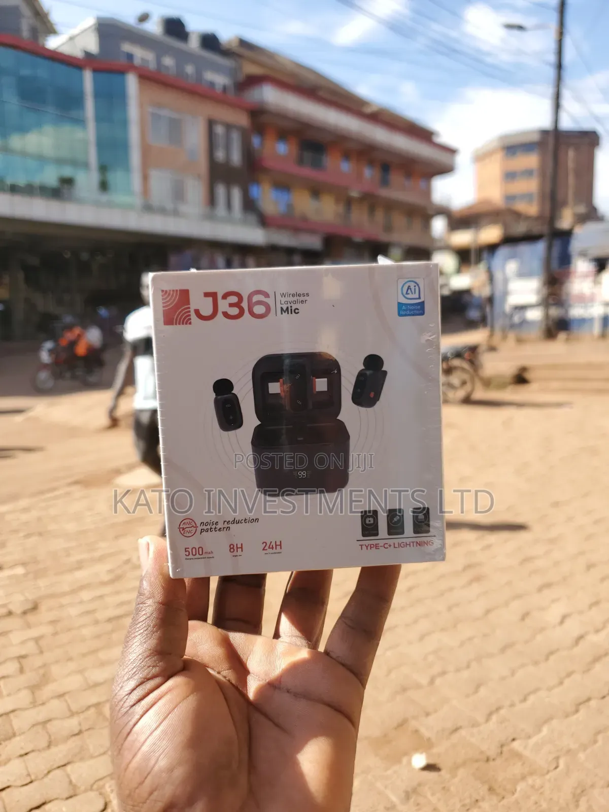 J36 Wireless Lavalier Mic, a Plug-and-Play Dual Wireless Microphone