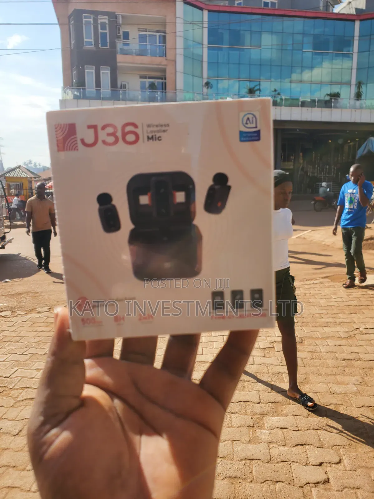 J36 Wireless Lavalier Mic, a Plug-and-Play Dual Wireless Microphone