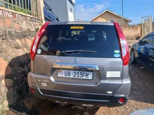 Nissan X-Trail 2011 Gray