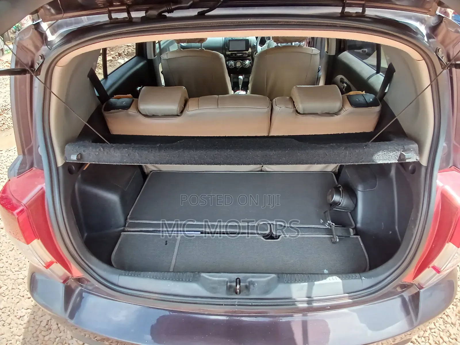 Toyota IST 2010 Maroon