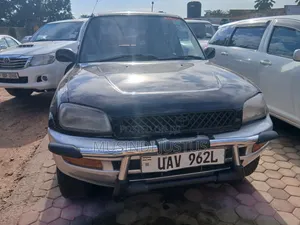 Toyota RAV4 Automatic 2000 Black