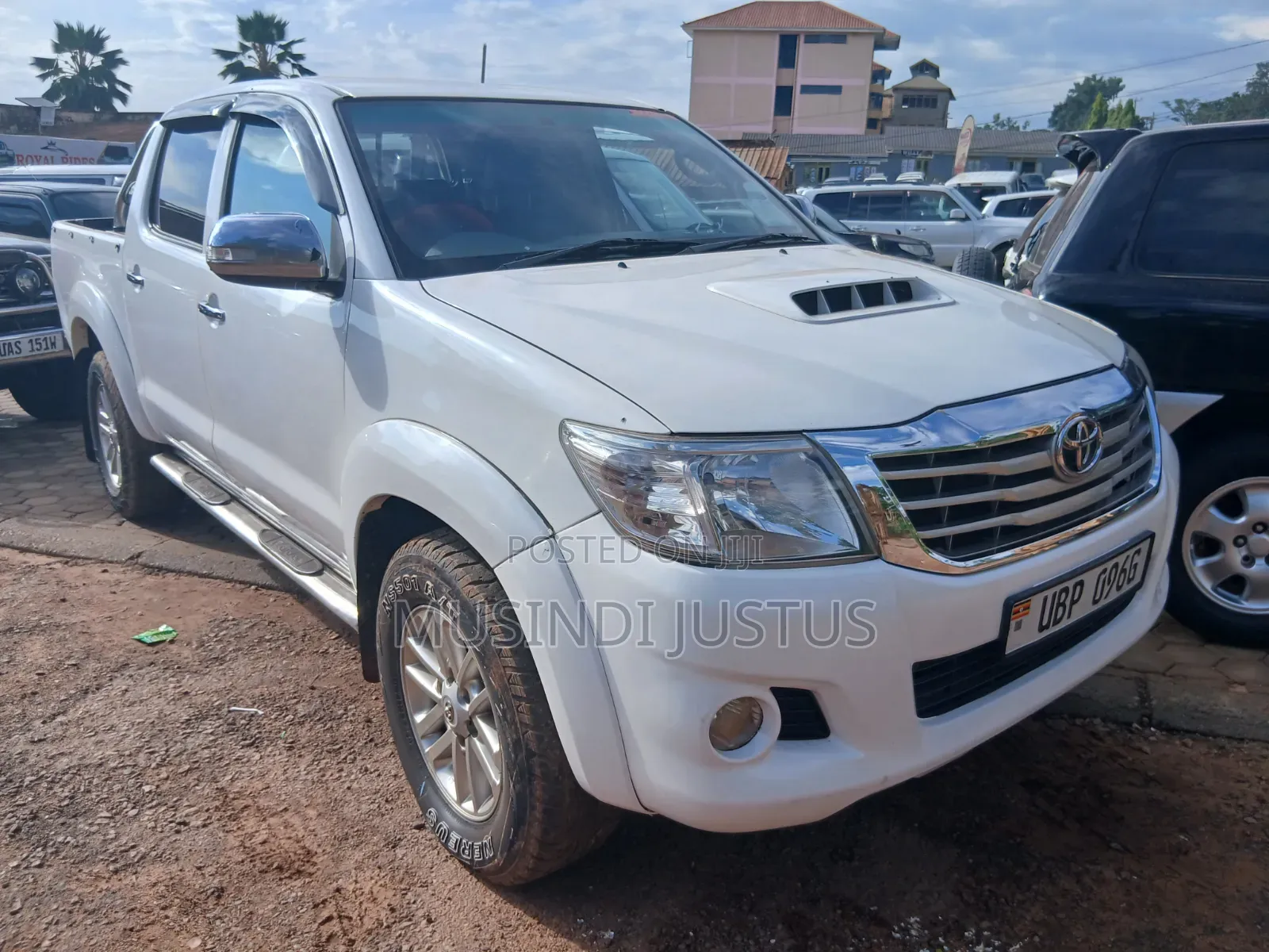 Toyota Hilux 2011 White