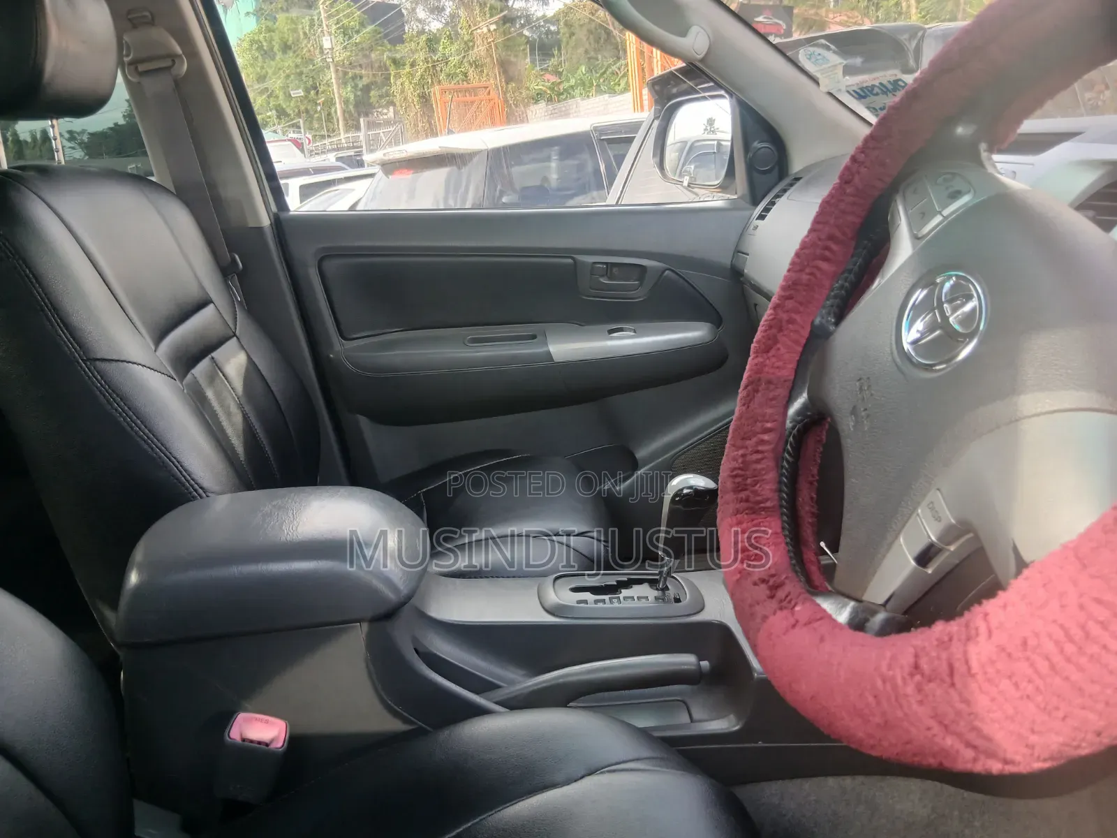 Toyota Hilux 2011 White
