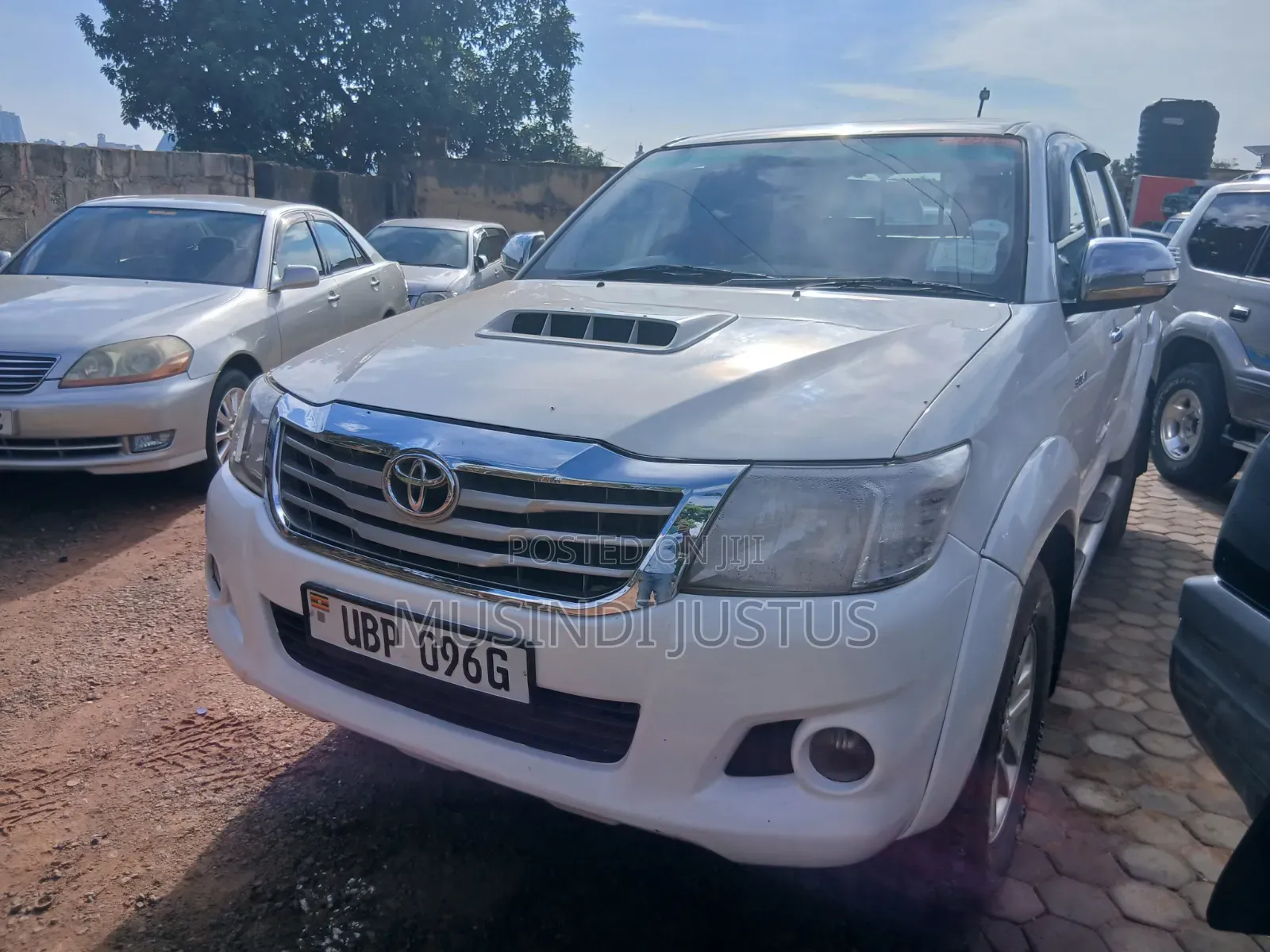 Toyota Hilux 2011 White