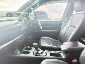 Toyota Hilux Revo Double Cab Deisel 2.8 AWD 2018 Green