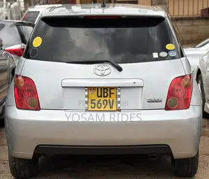 Toyota IST 2002 Silver