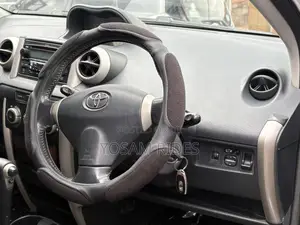 Toyota IST 2002 Silver