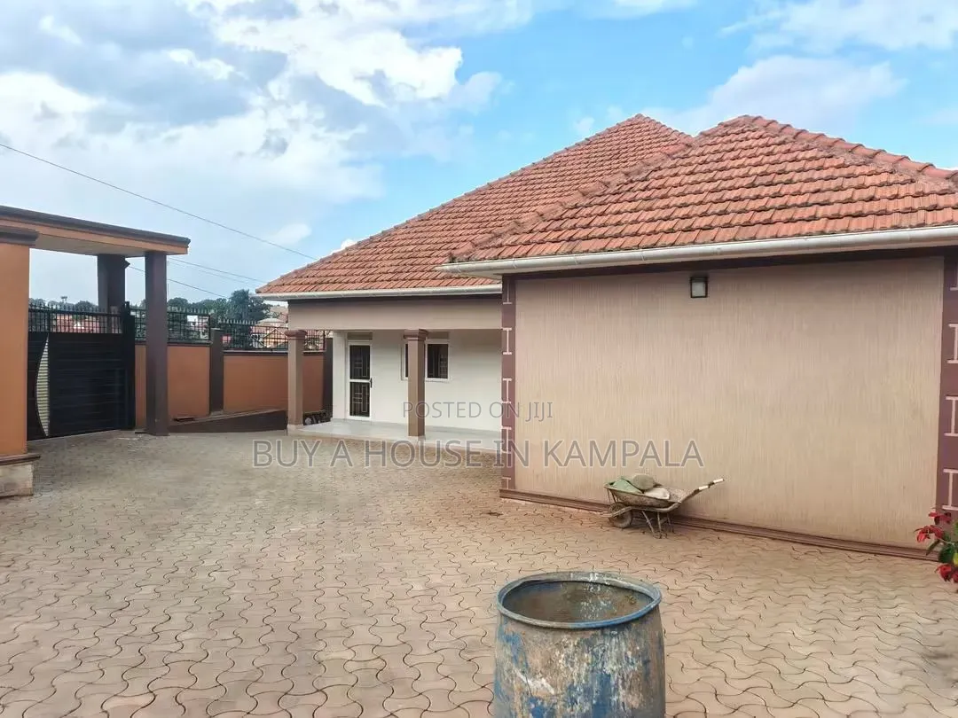 4bdrm Bungalow in Mbalwa Estate, Kira for sale