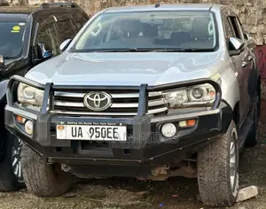 Toyota Hilux Revo Double Cab Deisel 2.8 AWD 2016 Silver