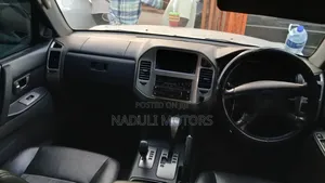 Mitsubishi Pajero 2007 Silver